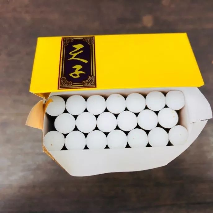 新年送什么烟有性价比？推荐32元一包的天子（小天子）