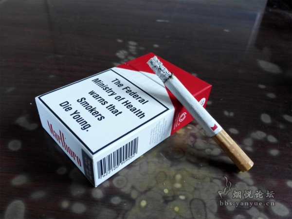 完税版尼日利亚硬红万宝路香烟评测