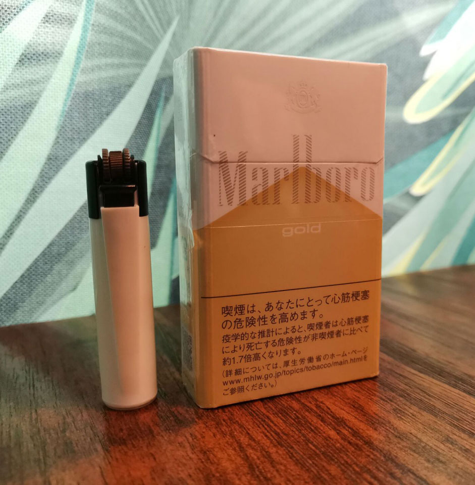 日本硬盒白金万宝路香烟（图）