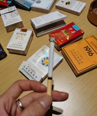 免税外烟爆珠一手货源，香港机场进口免税店香烟批发