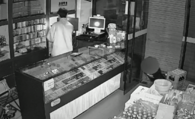 零售店被盗46条香烟现场照曝光，警钟敲醒，老板应这样做！